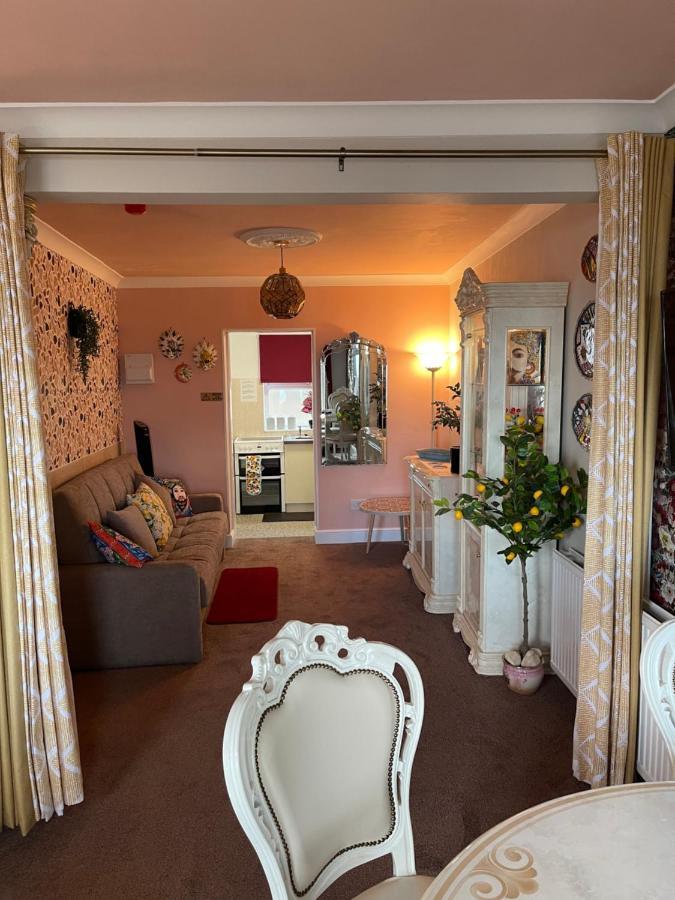 "The Italian" Seafront Apartment 伊斯特布恩 外观 照片